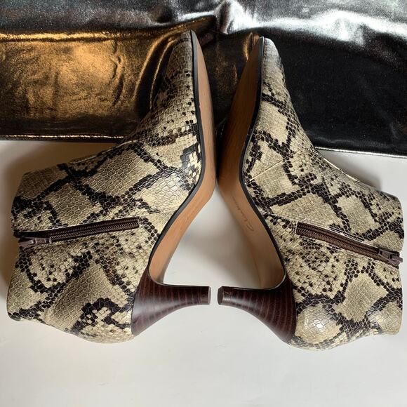 Collections by Clarks Heeled Booties Linvale Judith Taupe Womens 7.5 M Neutral - Picture 4 of 9